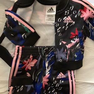 Floral print girl jogger suit pink strip on sleeve